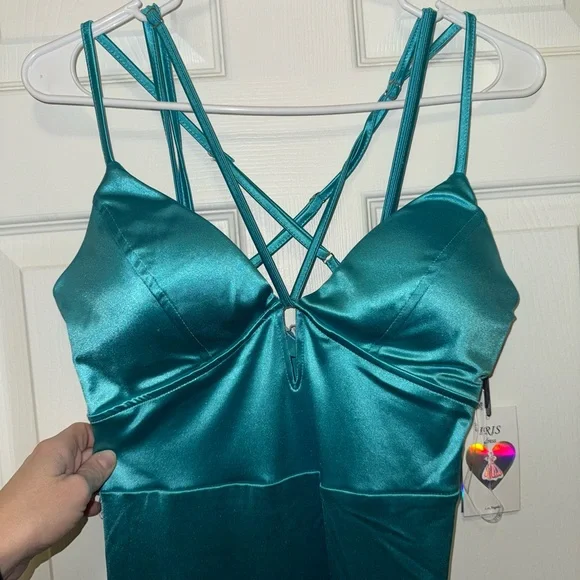 Elegant Teal Maxi Dress - Picture 3 of 6